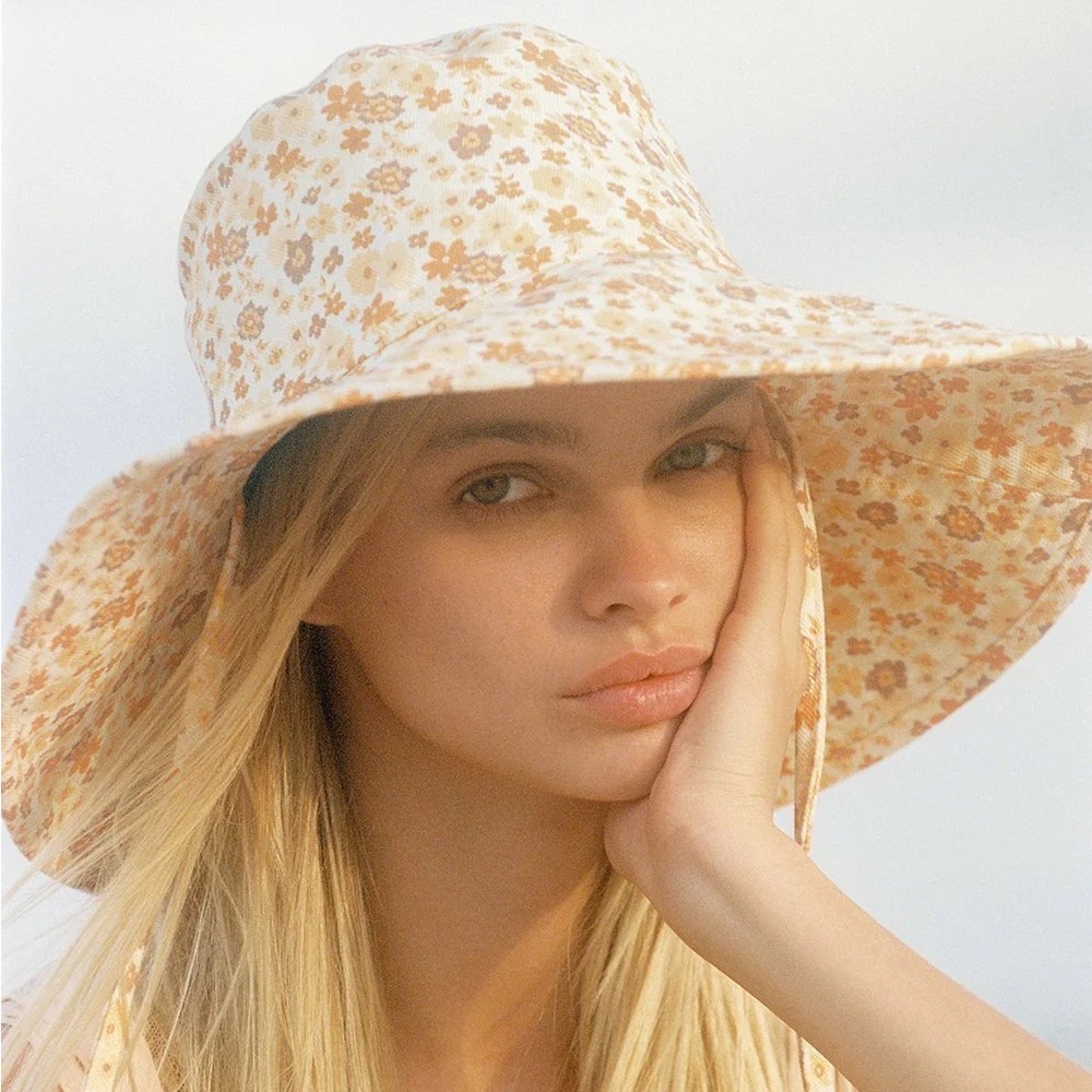 Lack of Color Holiday Bucket Hat Peach Bloom - S/M